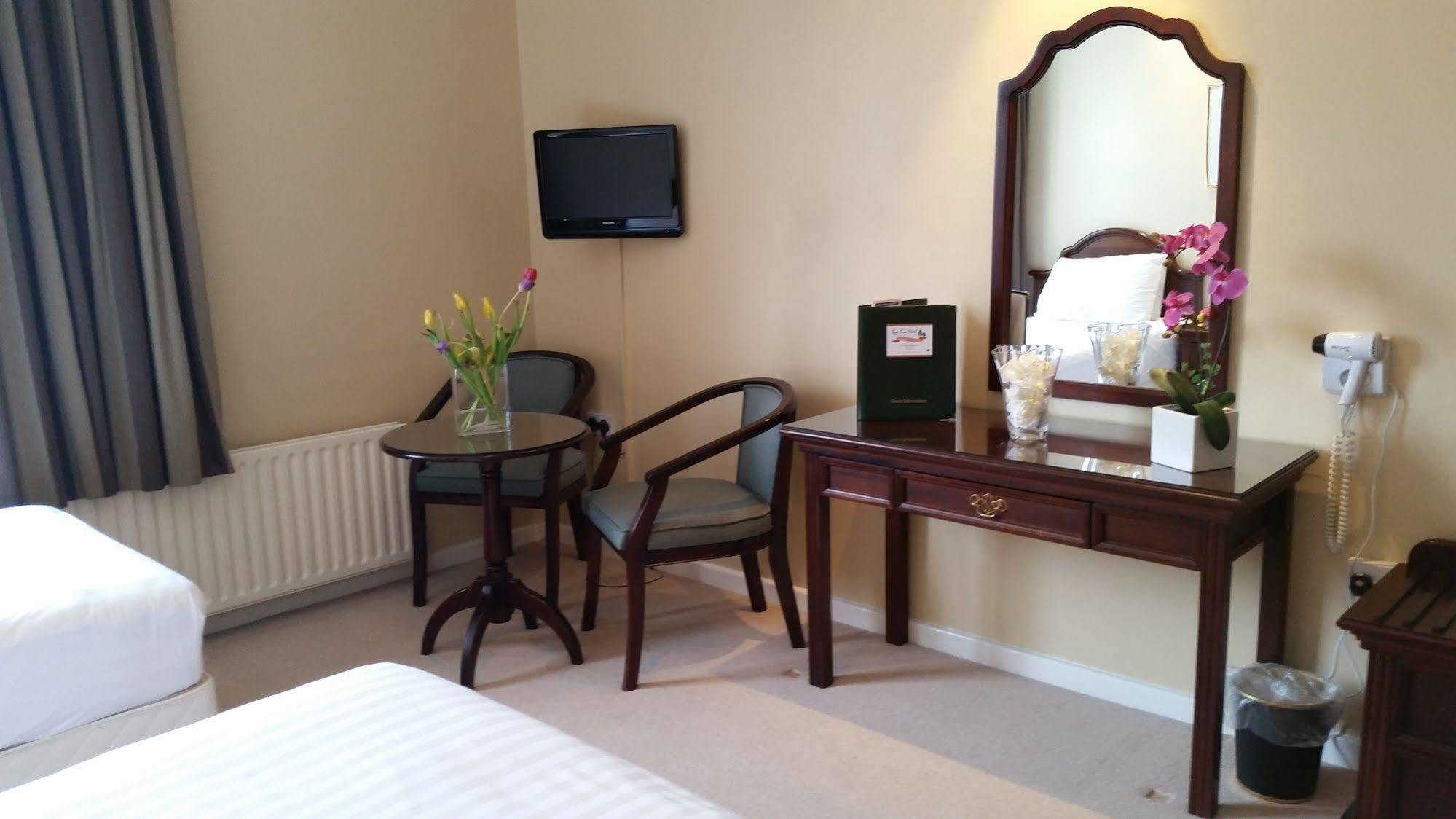 Twin Trees Hotel & Leisure Club Ballina  Buitenkant foto